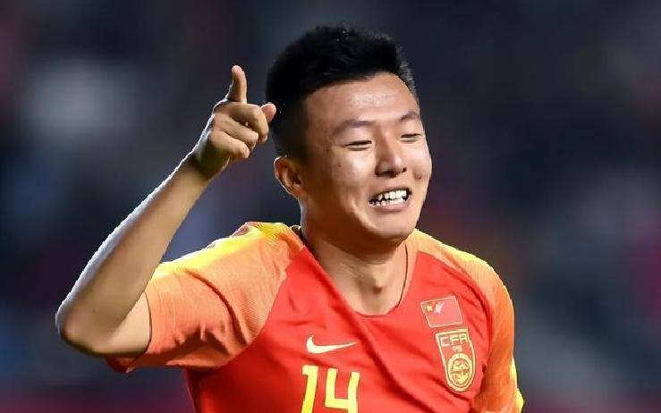 开云体育中国官网-比赛中场掌控球权球员表现卓越不畏强敌