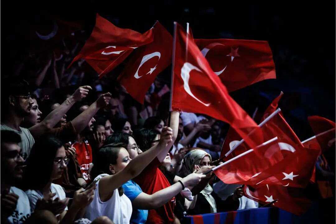 开云体育直播-土耳其完胜美国，马夏尔关键制胜